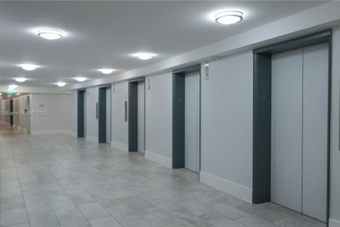 Купить кондоминиум в Майами-Бич, Флорида 2 спальни, 112.04м2, № 1979828 - фото 25