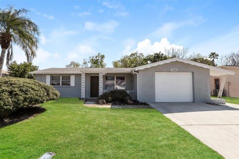 Casa en alquiler en Holiday, Florida, 3 dormitorios, 120.59 m2 № 1598429 - foto 1