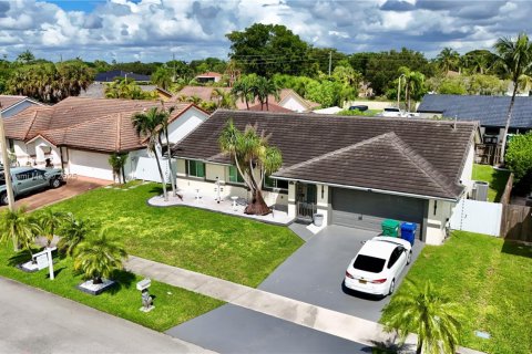 Casa en venta en Miami, Florida, 3 dormitorios, 154.03 m2 № 1945732 - foto 27