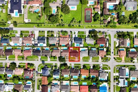 Casa en venta en Miami, Florida, 3 dormitorios, 154.03 m2 № 1945732 - foto 29