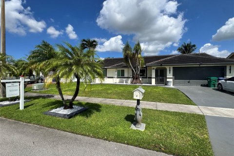 Casa en venta en Miami, Florida, 3 dormitorios, 154.03 m2 № 1945732 - foto 25