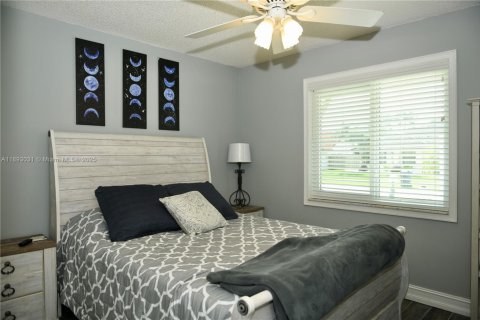 Casa en venta en Miami, Florida, 3 dormitorios, 154.03 m2 № 1945732 - foto 13
