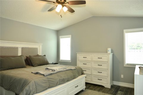 Casa en venta en Miami, Florida, 3 dormitorios, 154.03 m2 № 1945732 - foto 5