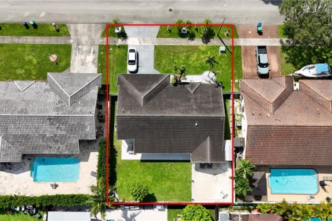 Casa en venta en Miami, Florida, 3 dormitorios, 154.03 m2 № 1945732 - foto 23
