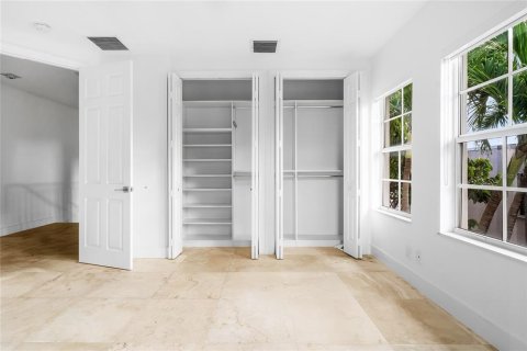Touwnhouse à vendre à Fort Lauderdale, Floride: 3 chambres, 265.33 m2 № 2373827 - photo 28