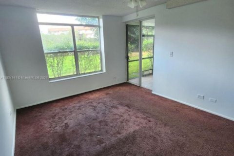 Condominio en venta en Lauderhill, Florida, 2 dormitorios, 106.84 m2 № 1817679 - foto 24