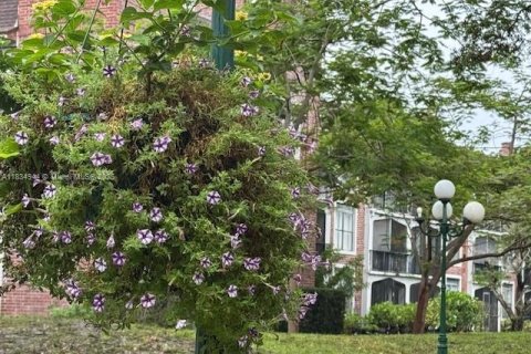 Copropriété à vendre à Lauderhill, Floride: 2 chambres, 106.84 m2 № 1817679 - photo 4