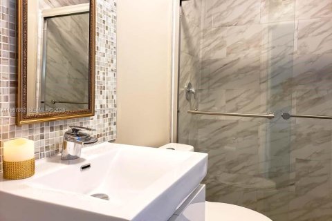 Casa en venta en South Miami, Florida, 4 dormitorios, 197.6 m2 № 2029054 - foto 12