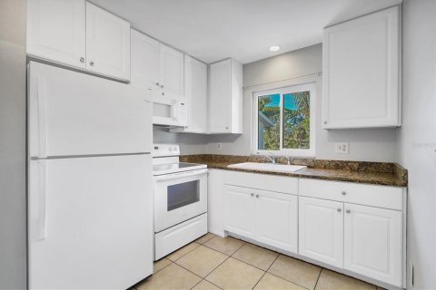 Condominio en venta en Sarasota, Florida, 1 dormitorio, 51.28 m2 № 2094134 - foto 11