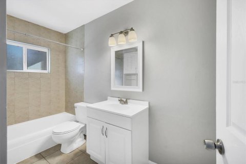 Condominio en venta en Sarasota, Florida, 1 dormitorio, 51.28 m2 № 2094134 - foto 20