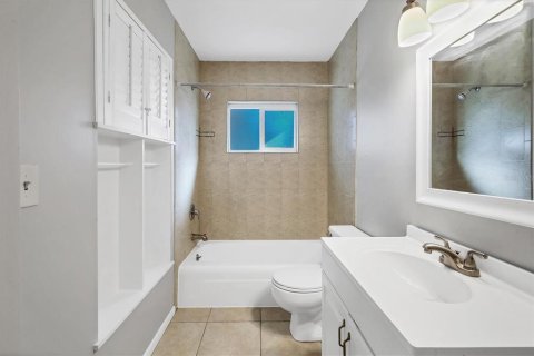 Condominio en venta en Sarasota, Florida, 1 dormitorio, 51.28 m2 № 2094134 - foto 21
