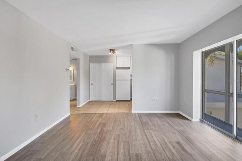 Condominio en venta en Sarasota, Florida, 1 dormitorio, 51.28 m2 № 2094134 - foto 8