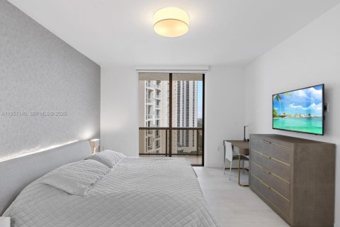 Condo in Sunny Isles Beach, Florida, 2 bedrooms  № 2011205 - photo 23