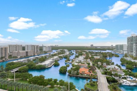 Condo in Sunny Isles Beach, Florida, 2 bedrooms  № 2011205