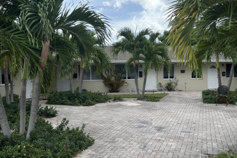 Apartment in Fort Lauderdale, Florida 2 bedrooms, 696.67 sq.m. № 2289253