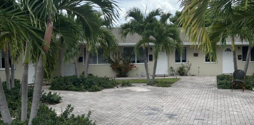 Apartment in Fort Lauderdale, Florida 2 bedrooms, 696.67 sq.m. № 2289253