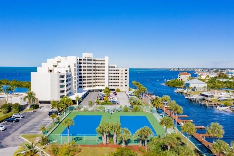 Condo in Hudson, Florida, 2 bedrooms № 2094040