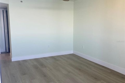 Купить кондоминиум в Гудзон, Флорида 5 комнат, 114.83м2, № 2094040 - фото 11