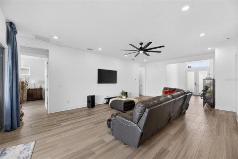 Casa en venta en Wesley Chapel, Florida, 4 dormitorios, 231.98 m2 № 2215723 - foto 15