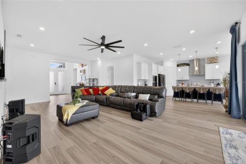 Casa en venta en Wesley Chapel, Florida, 4 dormitorios, 231.98 m2 № 2215723 - foto 17