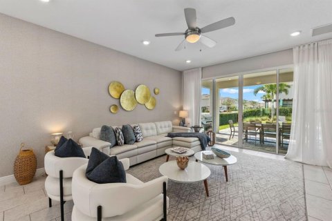 Villa ou maison à vendre à Kissimmee, Floride: 6 chambres, 308.16 m2 № 2141110 - photo 3
