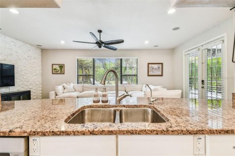 Casa en venta en Tampa, Florida, 4 dormitorios, 278.71 m2 № 1654381 - foto 13