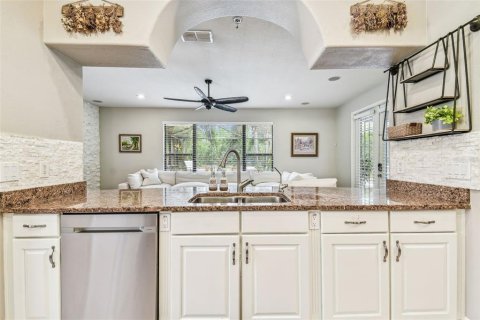 Casa en venta en Tampa, Florida, 4 dormitorios, 278.71 m2 № 1654381 - foto 14