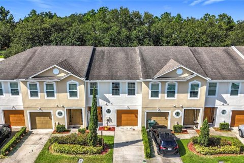 Townhouse in Lakeland, Florida 3 bedrooms, 164.53 sq.m. № 1916643 - photo 4