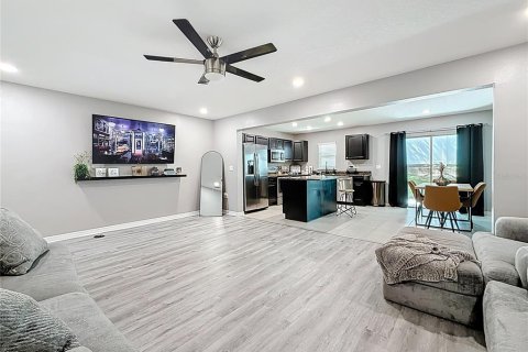 Townhouse in Lakeland, Florida 3 bedrooms, 164.53 sq.m. № 1916643 - photo 17