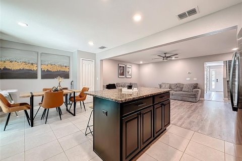 Townhouse in Lakeland, Florida 3 bedrooms, 164.53 sq.m. № 1916643 - photo 25