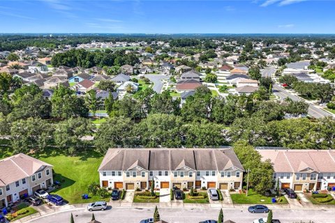 Townhouse in Lakeland, Florida 3 bedrooms, 164.53 sq.m. № 1916643 - photo 2