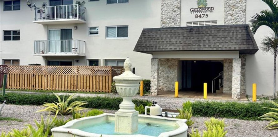 Apartment in Miami, Florida 1 bedroom, 65.87 sq.m. № 1956015