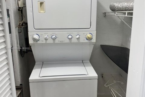 Apartment in Miami, Florida 1 bedroom, 65.87 sq.m. № 1956015 - photo 9