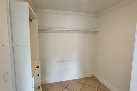 Apartment in Miami, Florida 1 bedroom, 65.87 sq.m. № 1956015 - photo 4