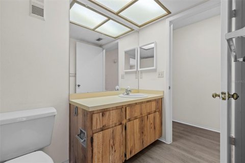 Condo in Tampa, Florida, 1 bedroom  № 1870691 - photo 25