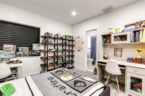 House in Fort Lauderdale, Florida 5 bedrooms, 437.66 sq.m. № 2076872 - photo 14