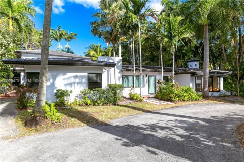 House in Fort Lauderdale, Florida 5 bedrooms, 437.66 sq.m. № 2076872 - photo 2