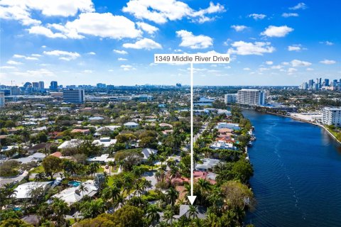 House in Fort Lauderdale, Florida 5 bedrooms, 437.66 sq.m. № 2076872 - photo 26