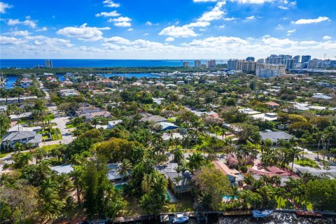 House in Fort Lauderdale, Florida 5 bedrooms, 437.66 sq.m. № 2076872 - photo 21