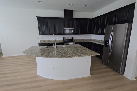 House in Riverview, Florida 5 bedrooms, 296.17 sq.m. № 1761224 - photo 12