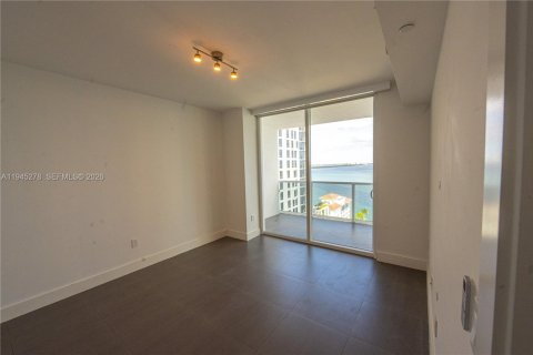 Condominio en alquiler en Miami, Florida, 3 dormitorios, 146.88 m2 № 2006893 - foto 17