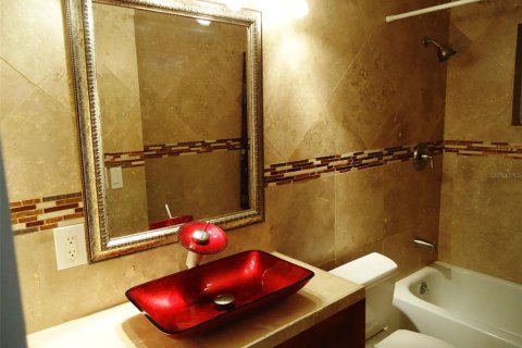 Apartamento en alquiler en Saint Petersburg, Florida, 2 dormitorios, 69.68 m2 № 1681445 - foto 2