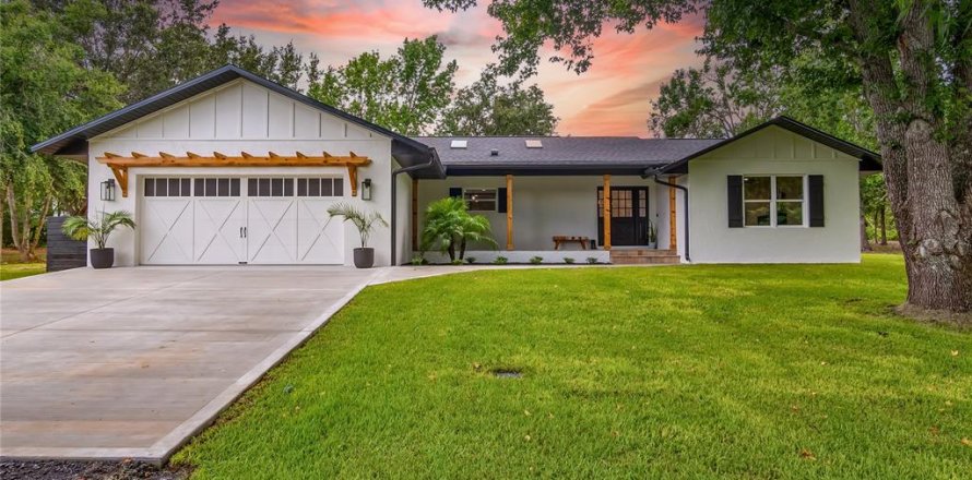 House in Montverde, Florida 4 bedrooms, 249.16 sq.m. № 1854078