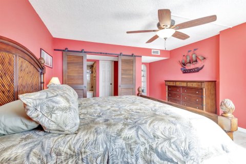 Condo in Lake Park, Florida, 2 bedrooms № 2242183 - photo 22