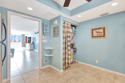 Condo in Lake Park, Florida, 2 bedrooms № 2242183 - photo 7