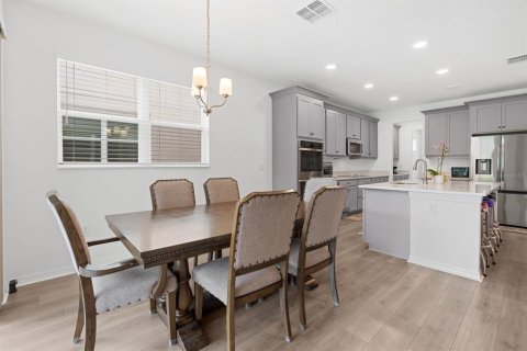 House in Tampa, Florida 5 bedrooms, 330.64 sq.m. № 2259091 - photo 20