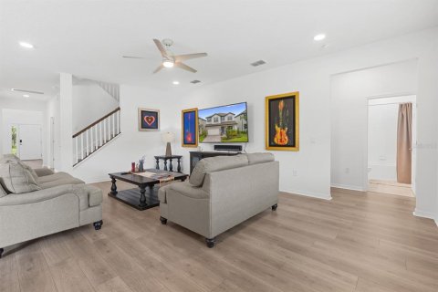 House in Tampa, Florida 5 bedrooms, 330.64 sq.m. № 2259091 - photo 24