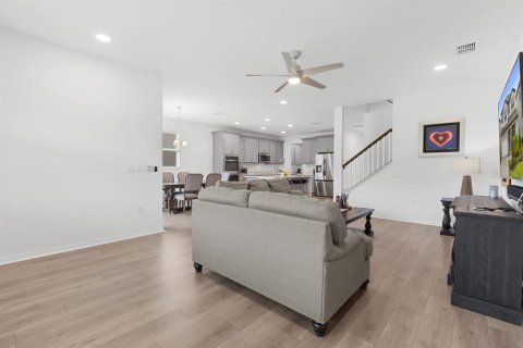House in Tampa, Florida 5 bedrooms, 330.64 sq.m. № 2259091 - photo 26