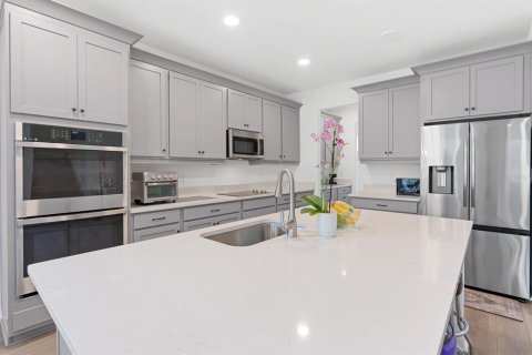 House in Tampa, Florida 5 bedrooms, 330.64 sq.m. № 2259091 - photo 18