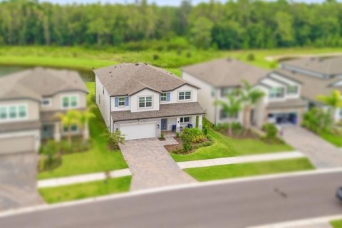 House in Tampa, Florida 5 bedrooms, 330.64 sq.m. № 2259091 - photo 4